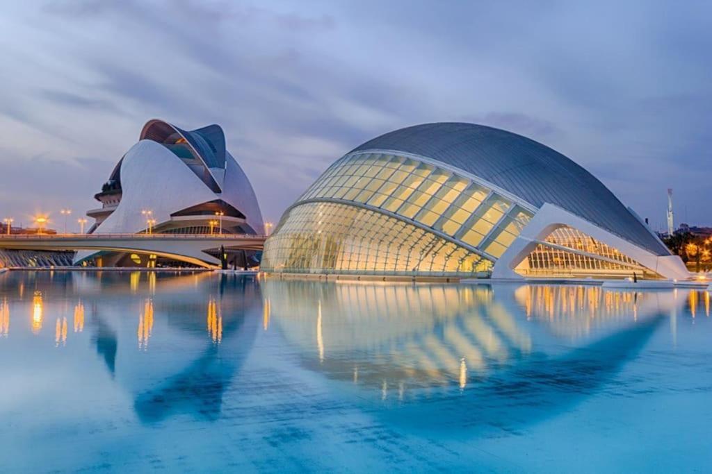 Valencia Las Artes Y Ciencias + Garaje + Netflix Eksteriør billede